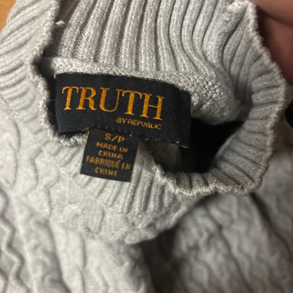 Banana republic cropped gray cableknit sweater - Picture 3 of 3
